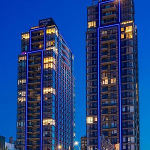 Global Luxury Suites At The Arches